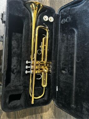 Yamaha YTR-200ADII Gold Brass Trumpet with Case